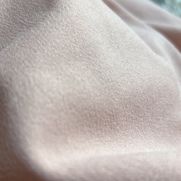 Thick fabric on the bottom and mesh fabric on the top and sleeve comfortable - Picture 2 of 3